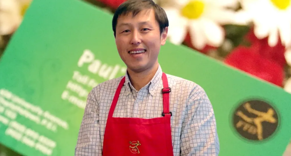 Owner of Paul&#039;s Flowers: Larkin Lin