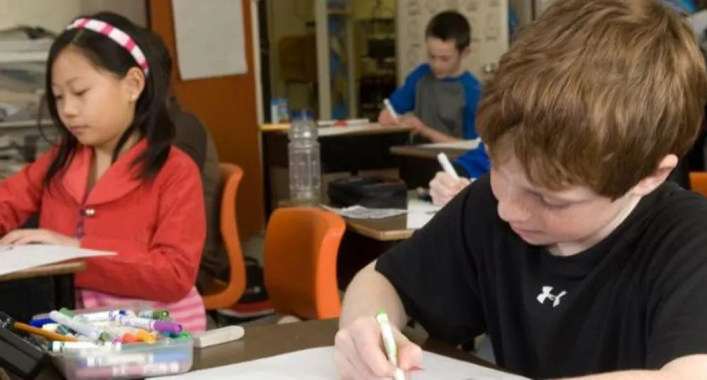 Pour inscrire votre enfant à l’école, communiquez directement avec une école se trouvant dans votre zone.