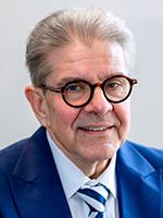 Dr. Johan Viljoen 