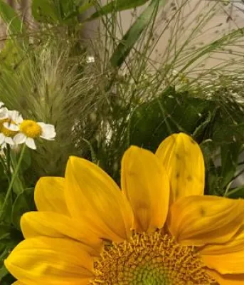 Fleurs livrées par des bénévoles d’Hospice PEI aux résidents du Centre provincial de soins palliatifs